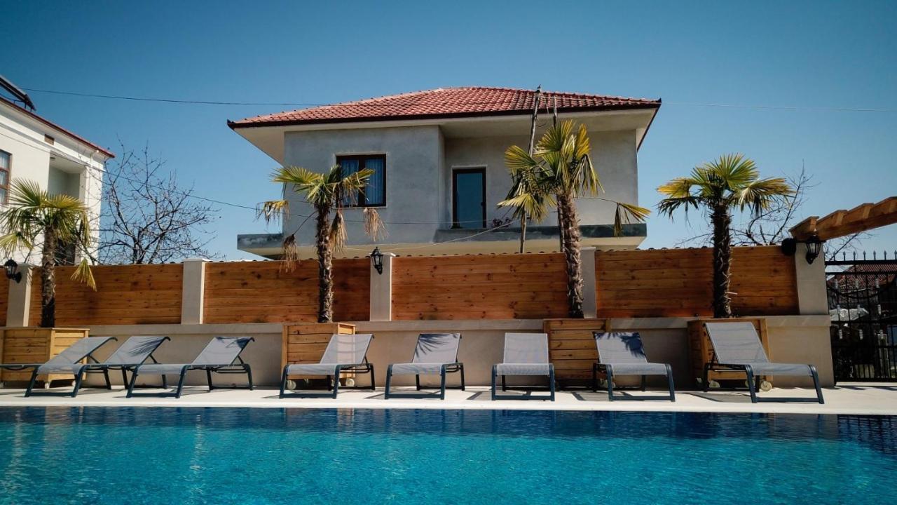 Bujtina Siar Hotell Pogradec Eksteriør bilde